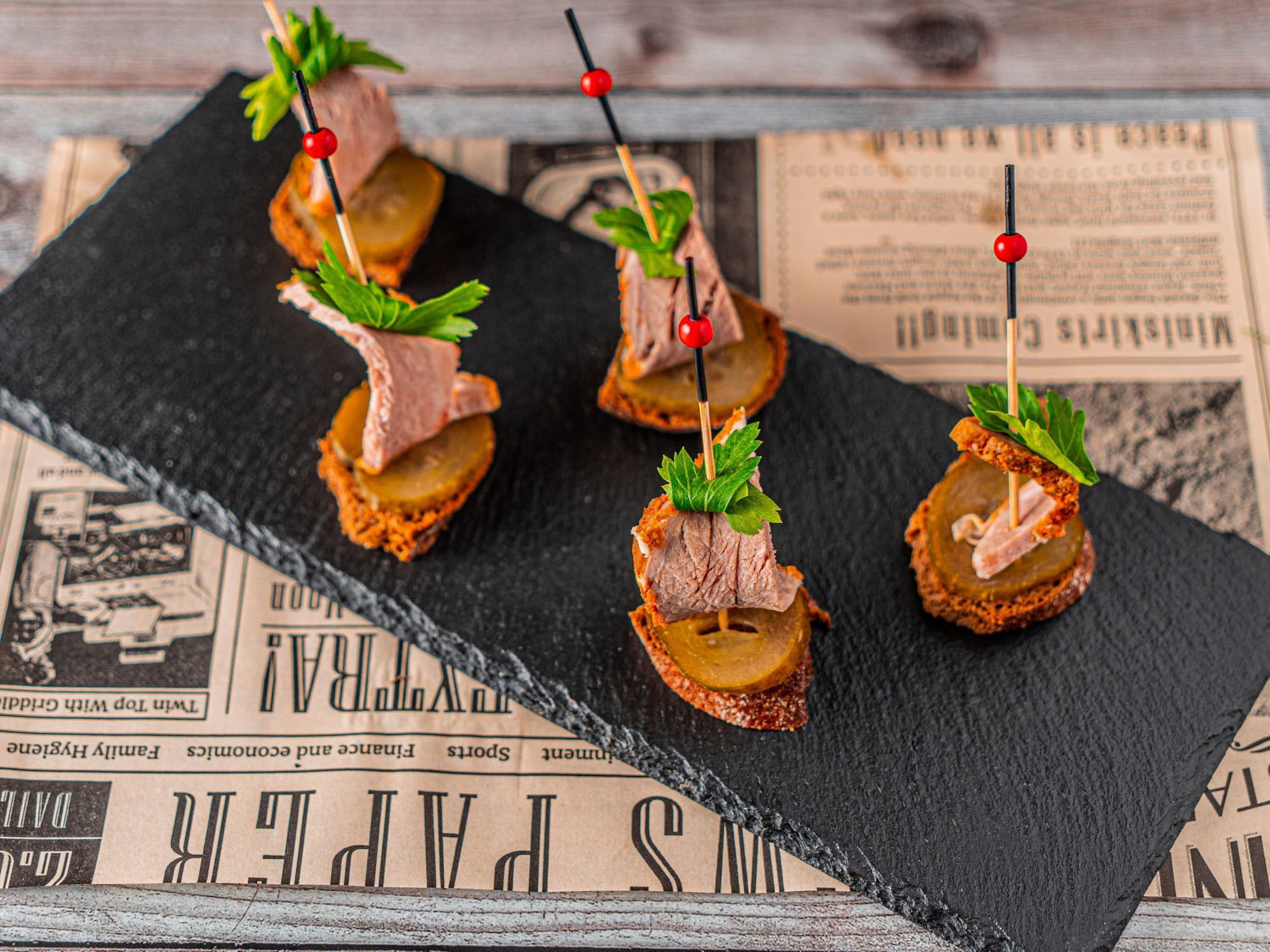 Канапе а-ля русс с бужениной